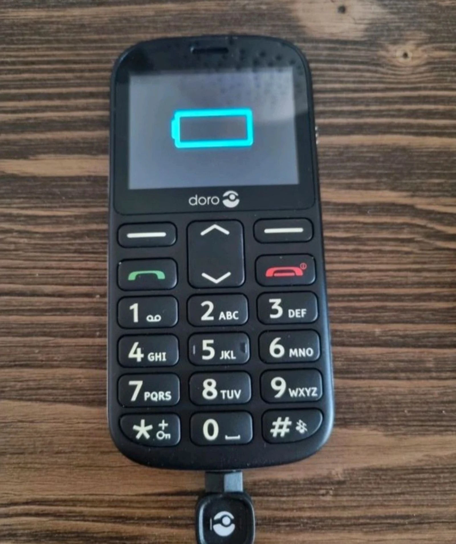 Doro 1360 senior mobile phone – Very good condition – With dock – photo 3